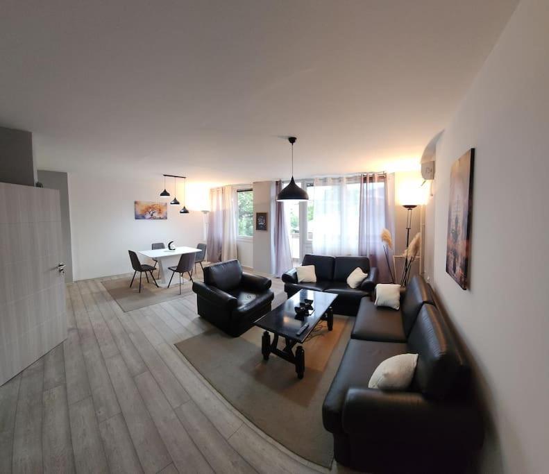City Center Apt Wfree P Skopje Extérieur photo