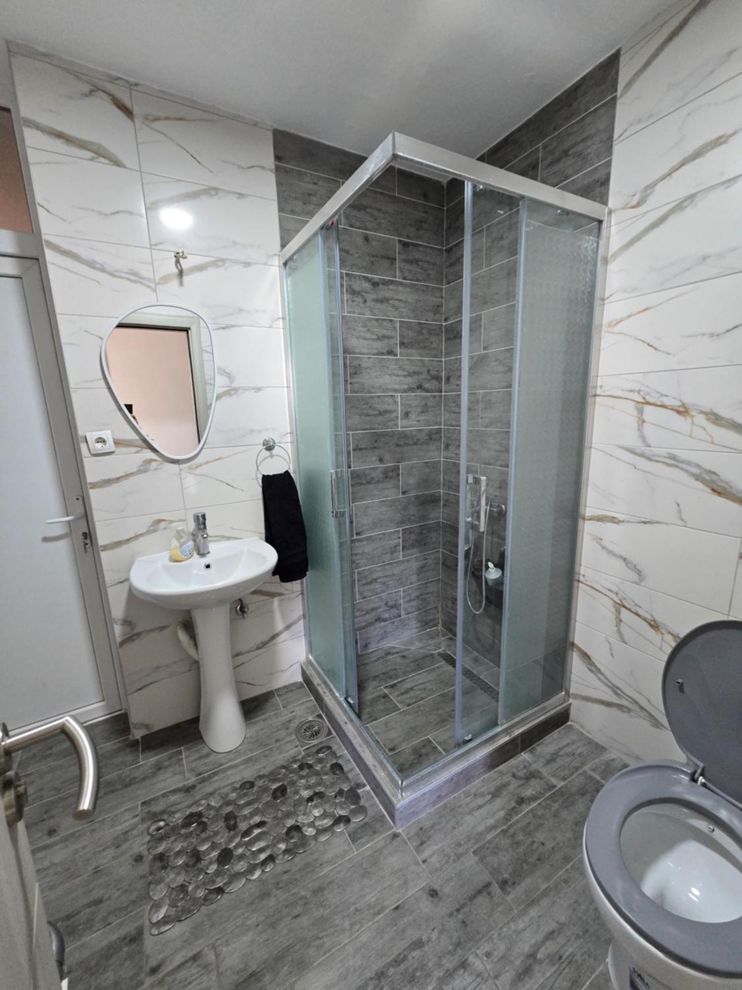 City Center Apt Wfree P Skopje Extérieur photo